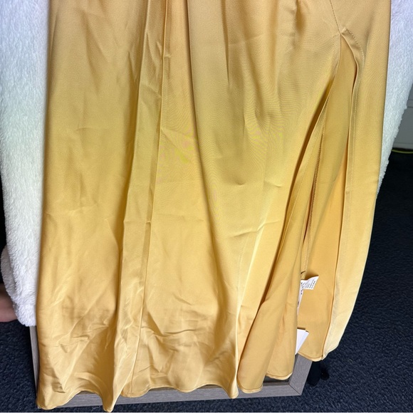 Commense Moonlight Open Back Satin Slit Long Dress Yellow Gold Maxi Sz M - Picture 9 of 12